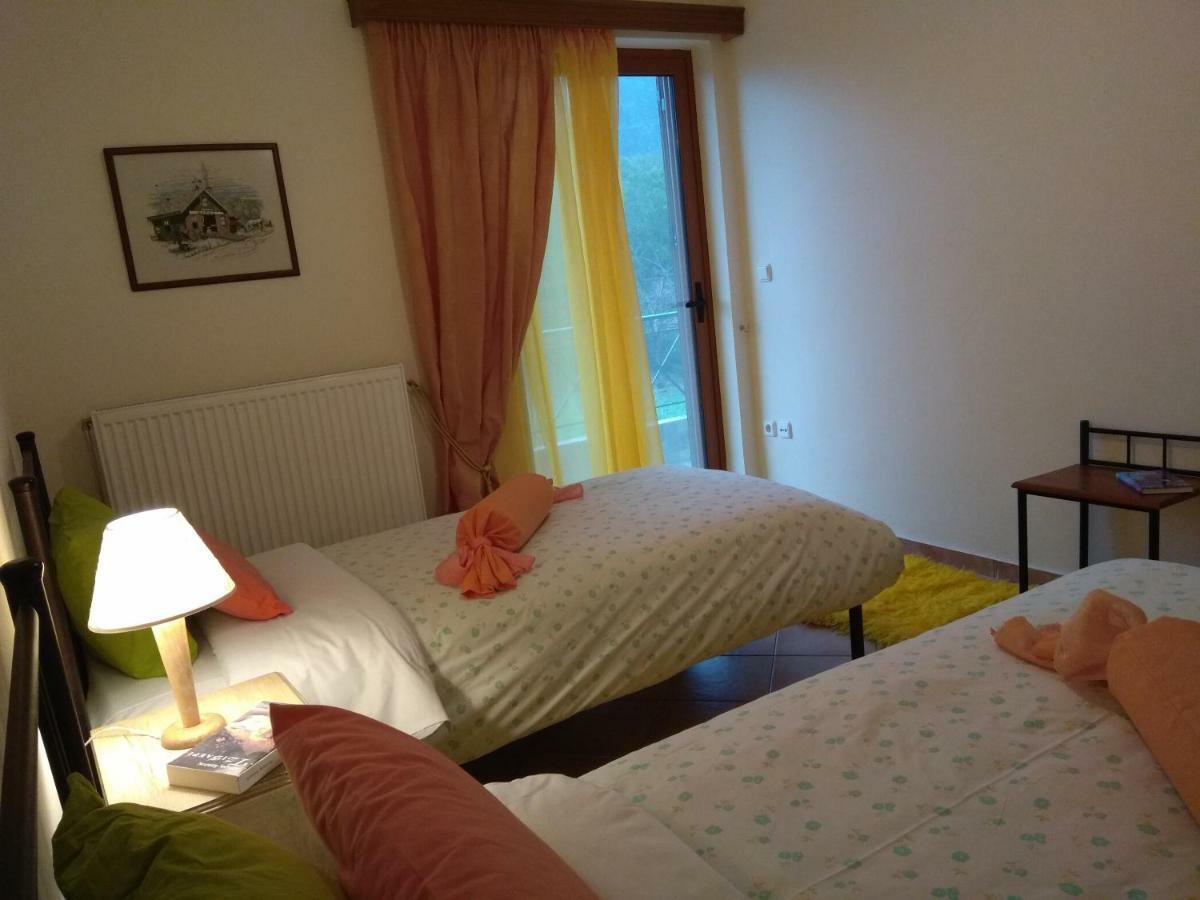 Mainades House Apartman Vitína Kültér fotó